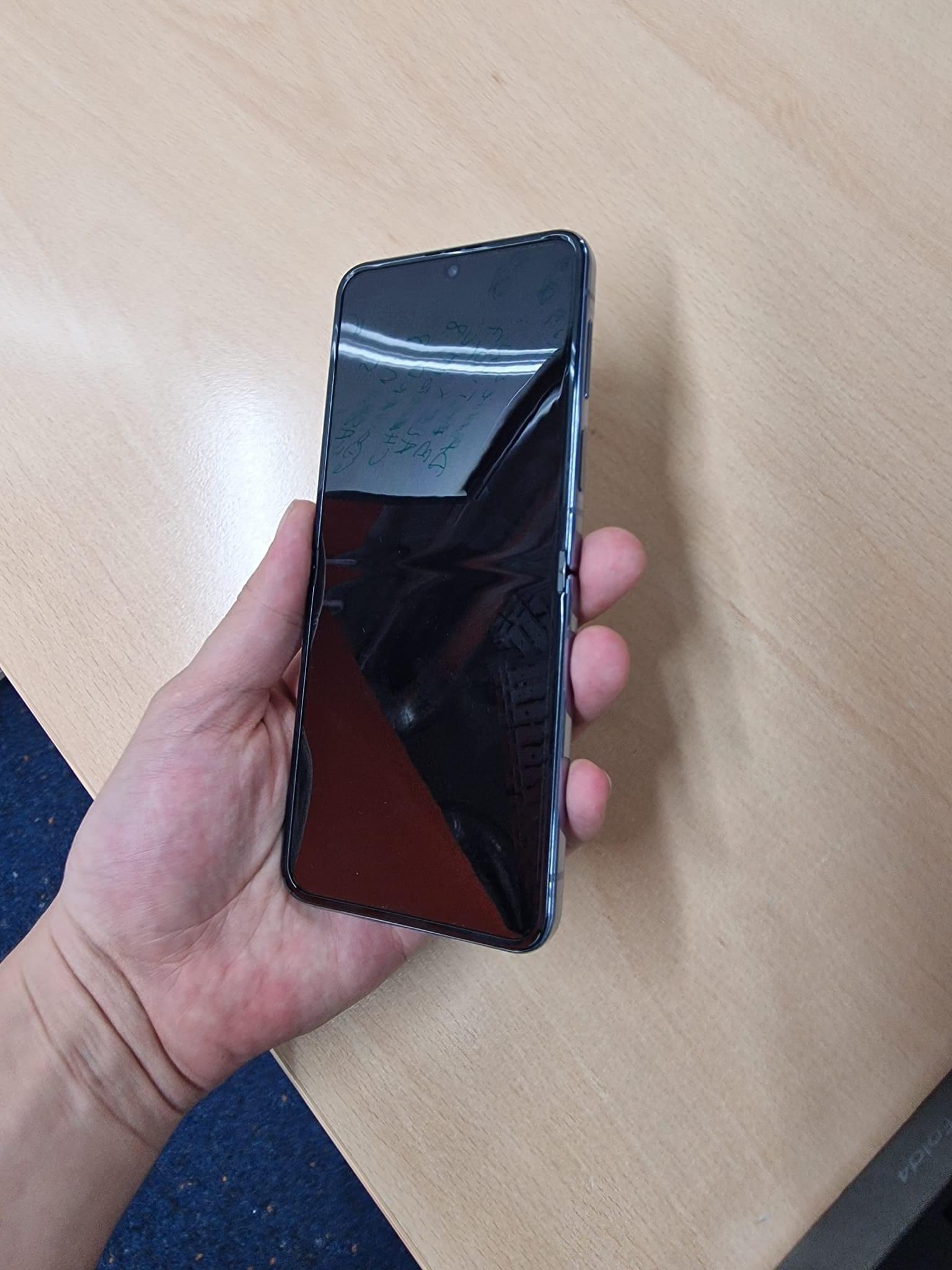 Galaxy Z Flip 4 Hands-on Leaked 1