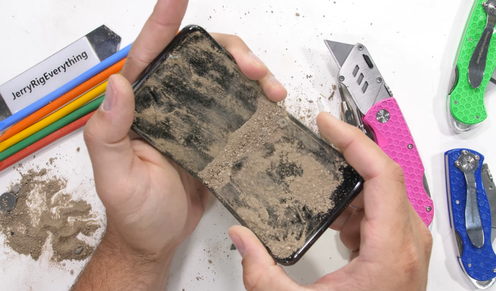 Galaxy Z Fold 4 durability test