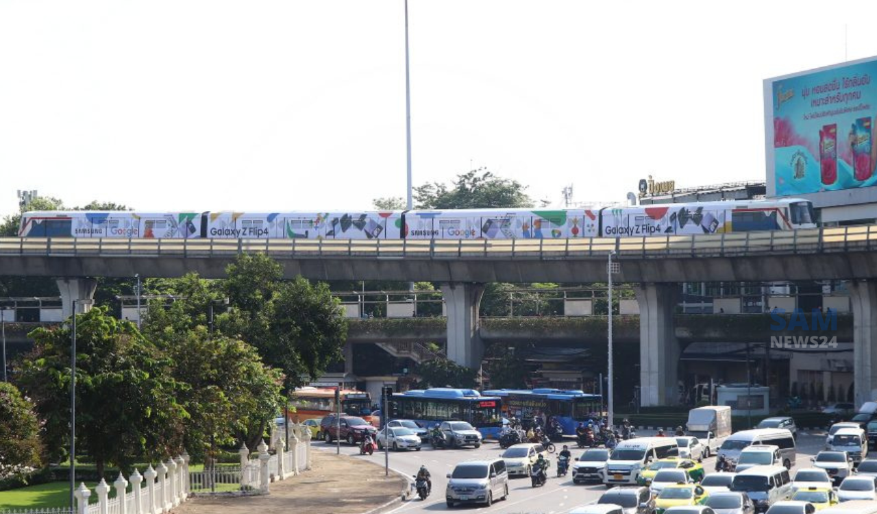 Galaxy Z Flip 4 Train Ad in Thailand