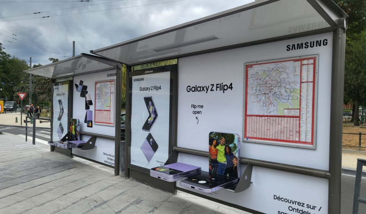 Galaxy Z Flip4 chairs at a bus stop in Belgium