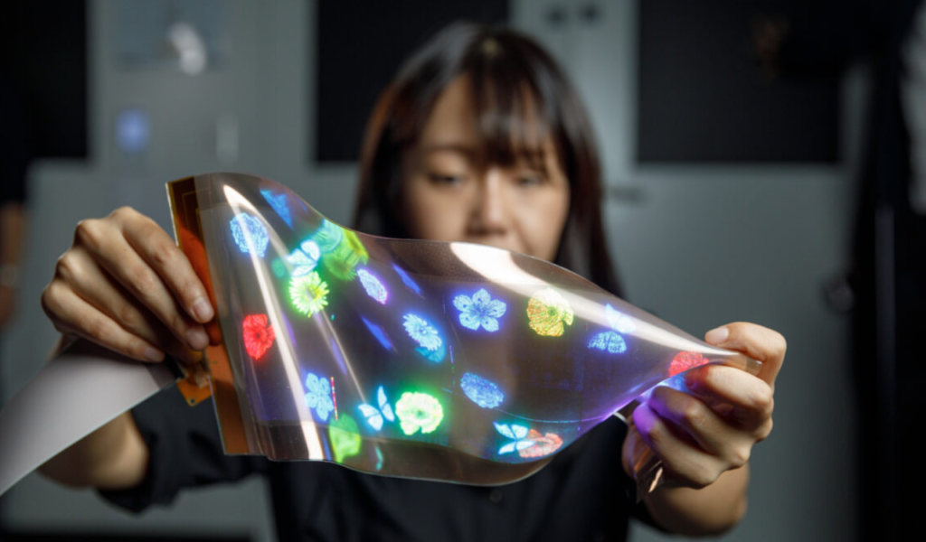 First Stretchable display revealed by LG