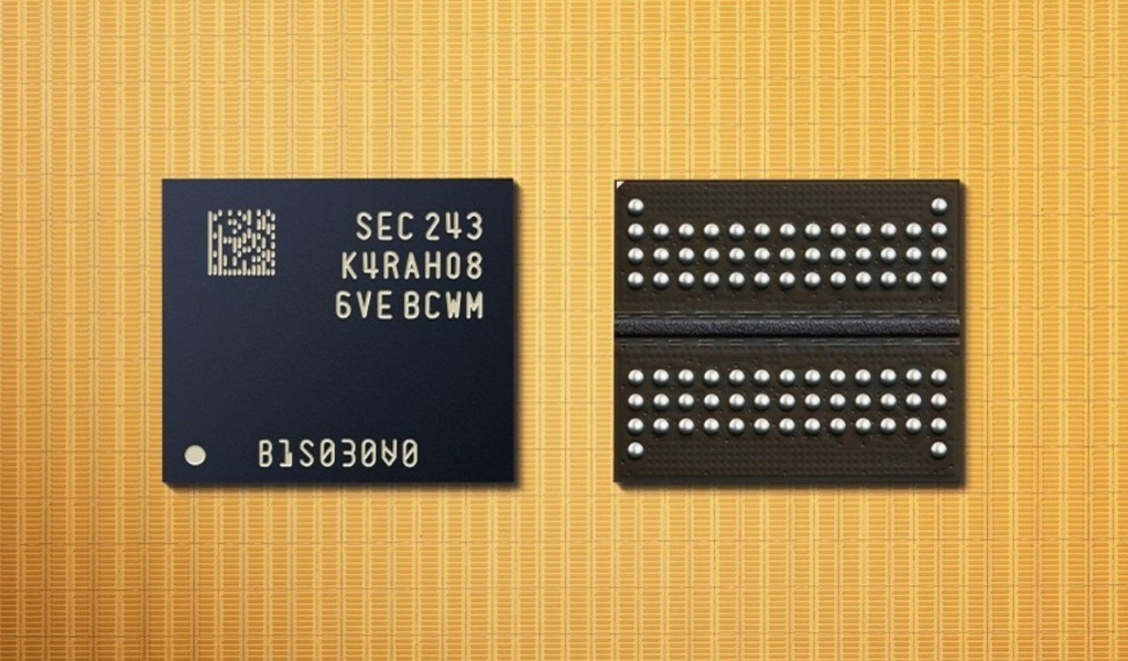 Samsung Develops First 12nm-Class DDR5 DRAM