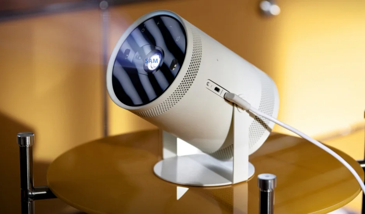 Samsung Presents Freestyle Portable Projector at CES 2023 (1)