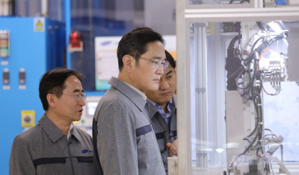 Samsung Chairman visits Electro-Mechanics plant Tianjin 2