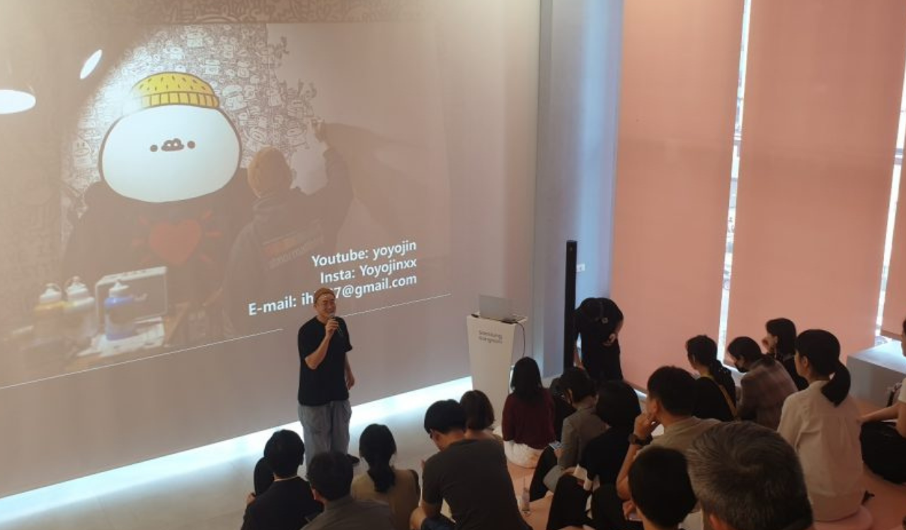 Samsung operating offline class called Culture Lab at Gangnam store (1)