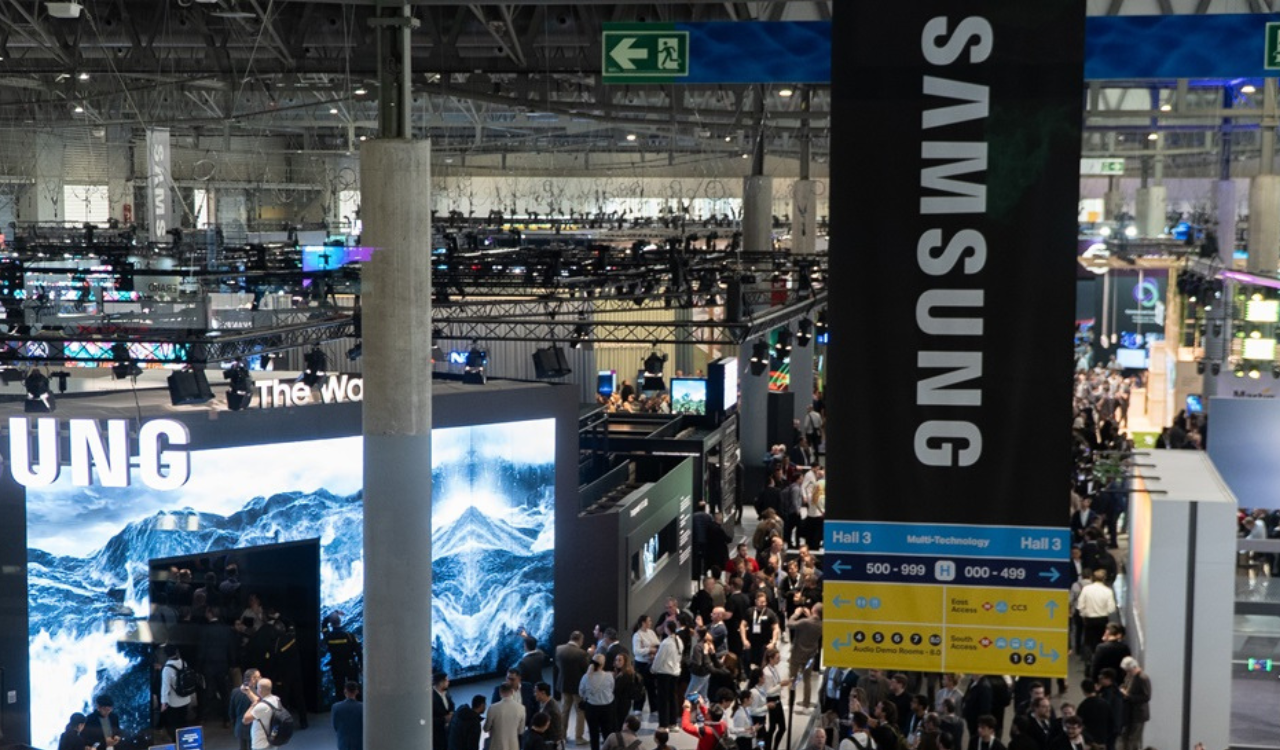 Samsung Showcases Innovative Display Solution Image